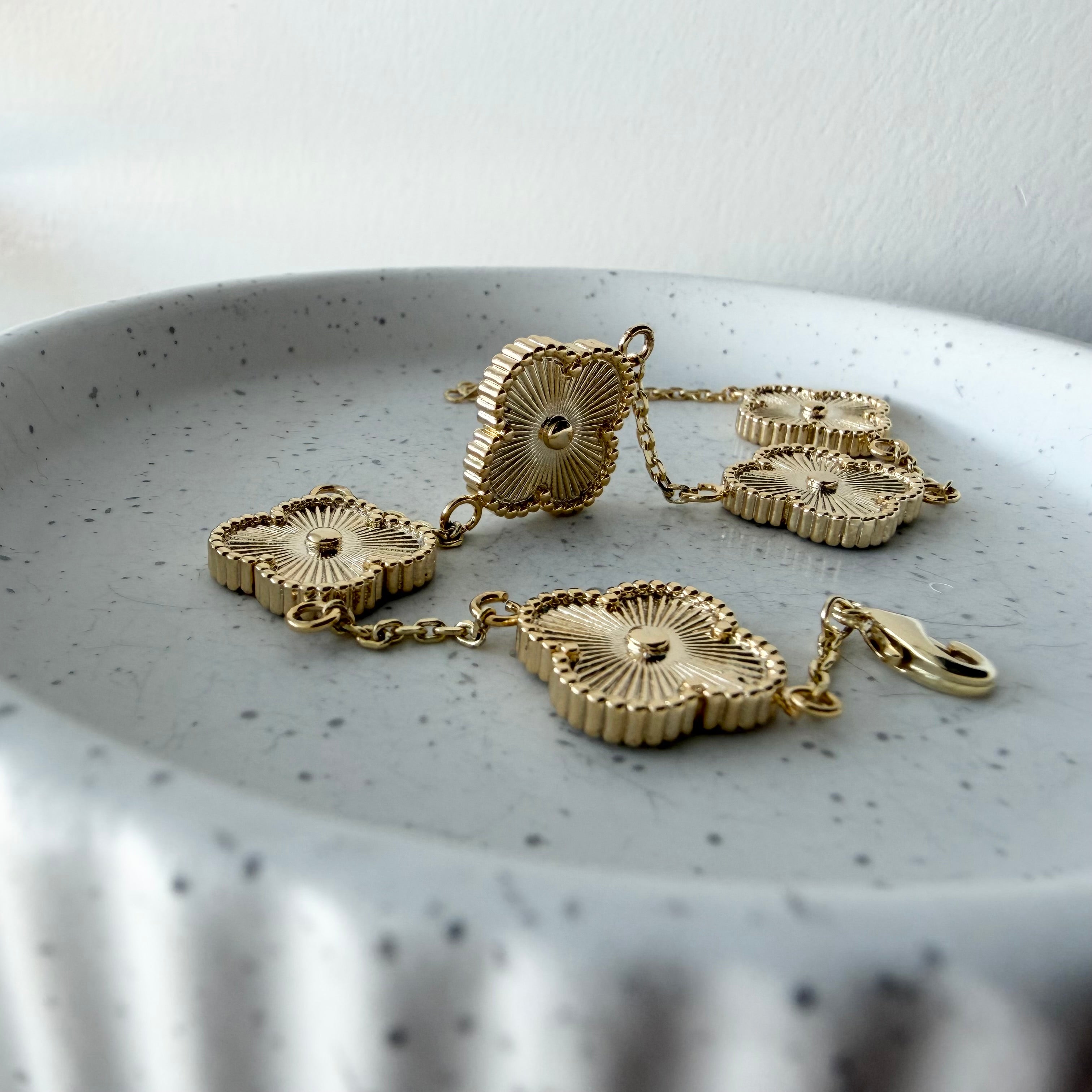 Fluted Clover Bracelet