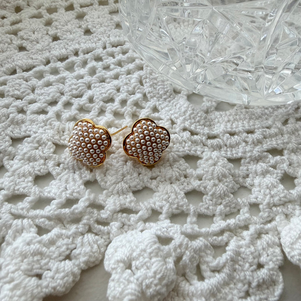 Clover Pearl Puff Earrings
