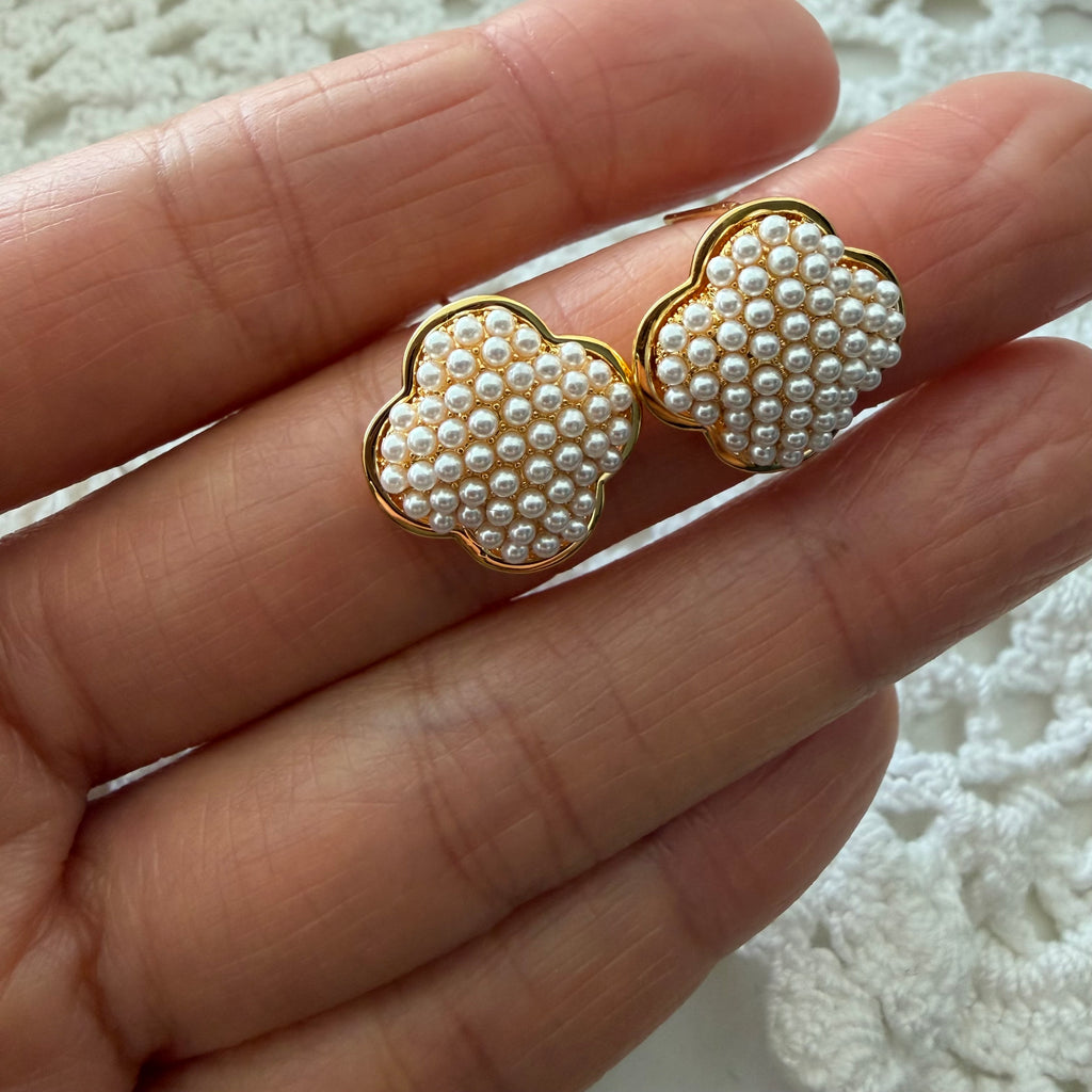 Clover Pearl Puff Earrings