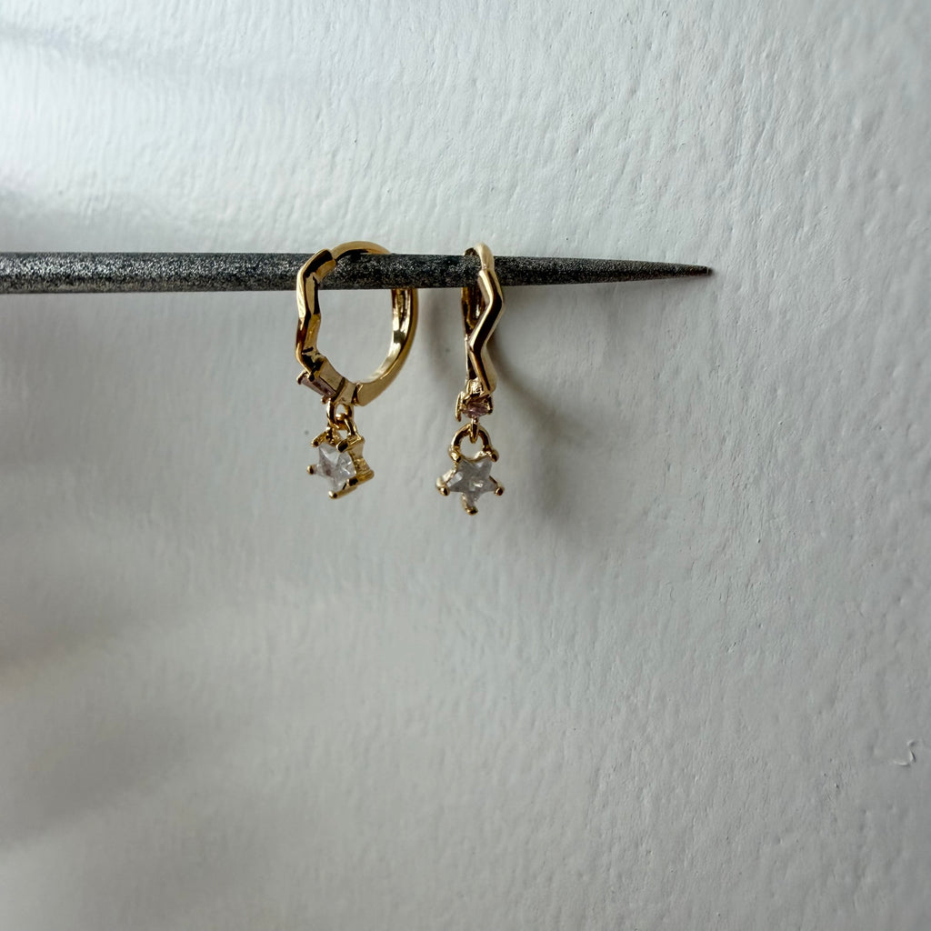 Huggie Hoop Earrings: Zig Zag Star