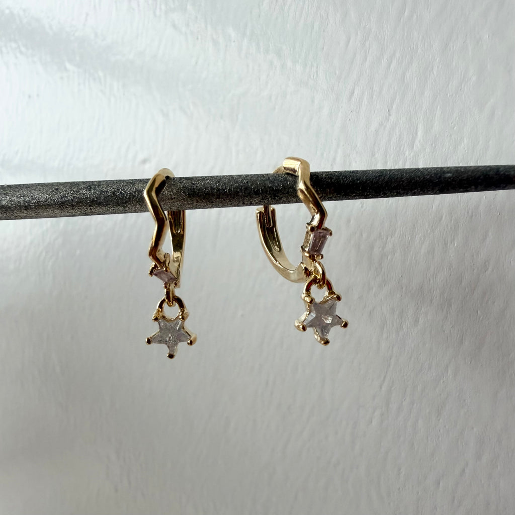 Huggie Hoop Earrings: Zig Zag Star