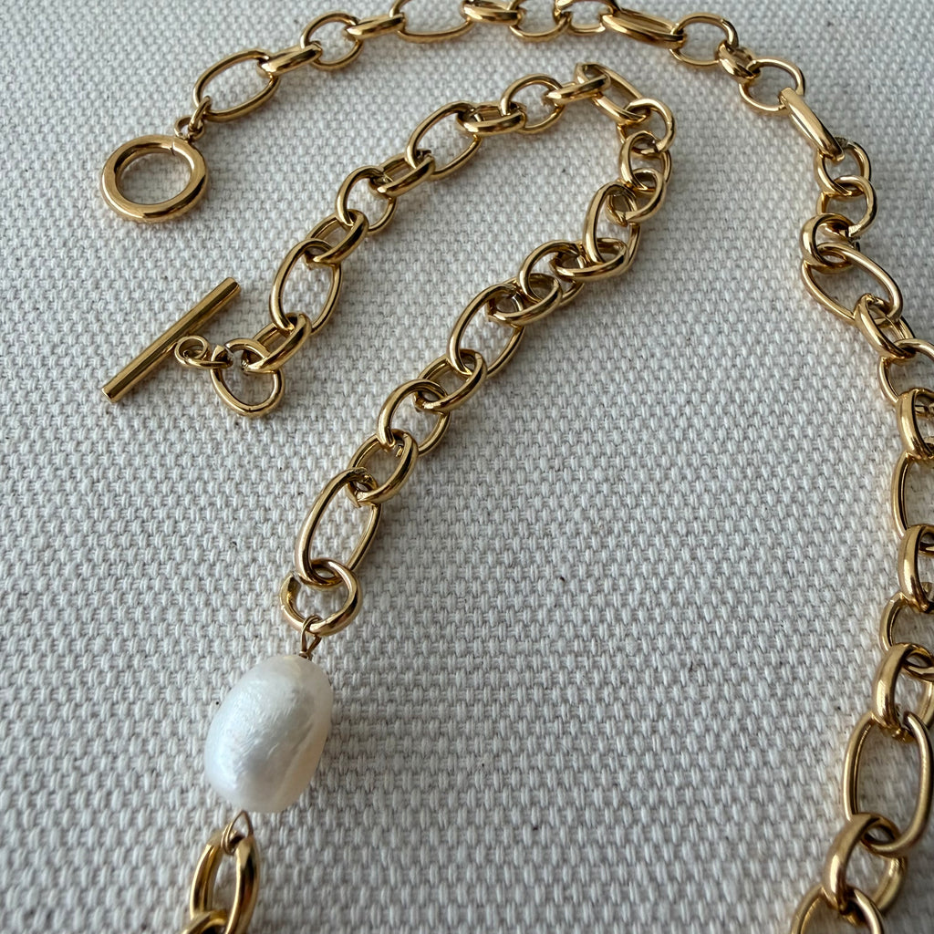 Pearl Chain Toggle Necklace