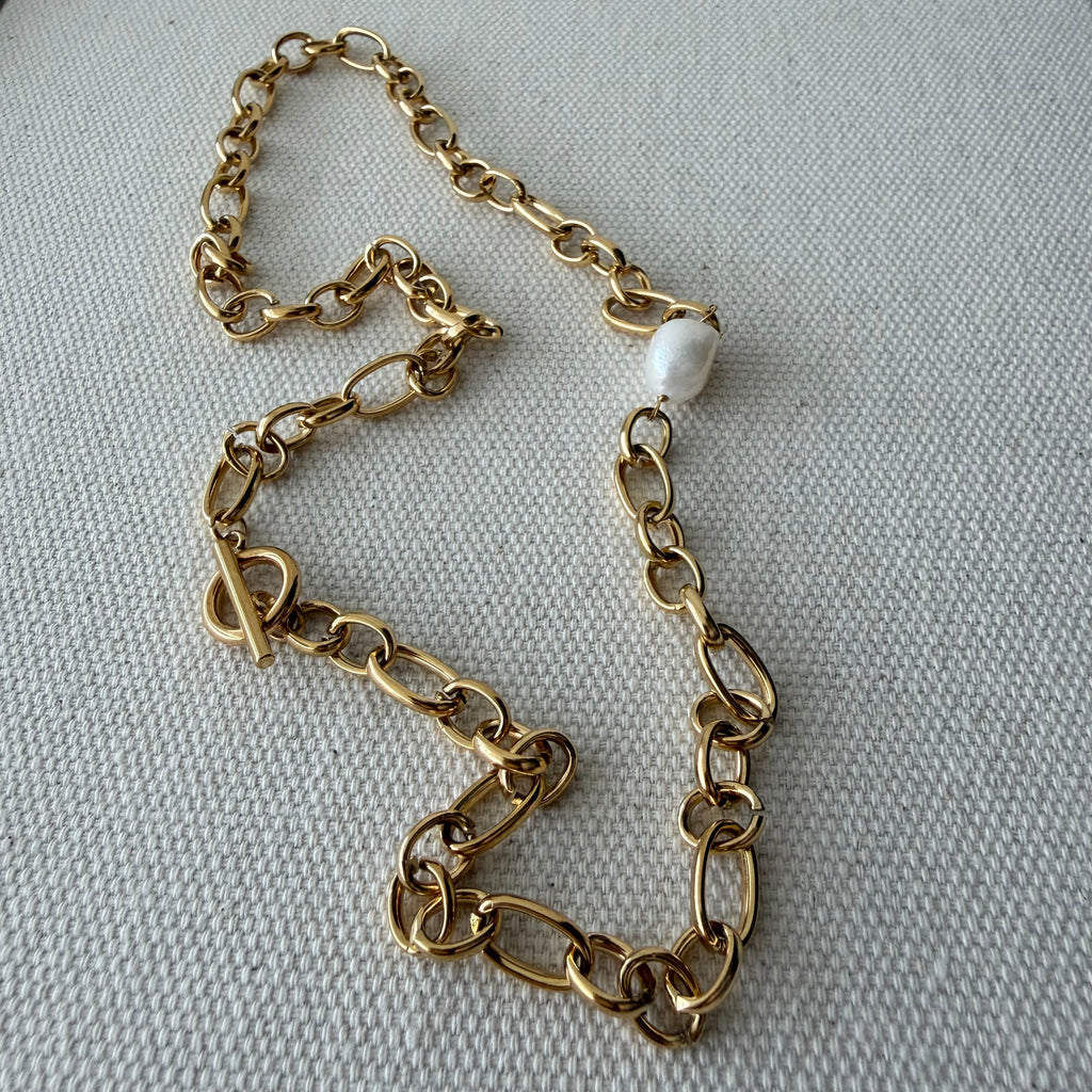 Pearl Chain Toggle Necklace