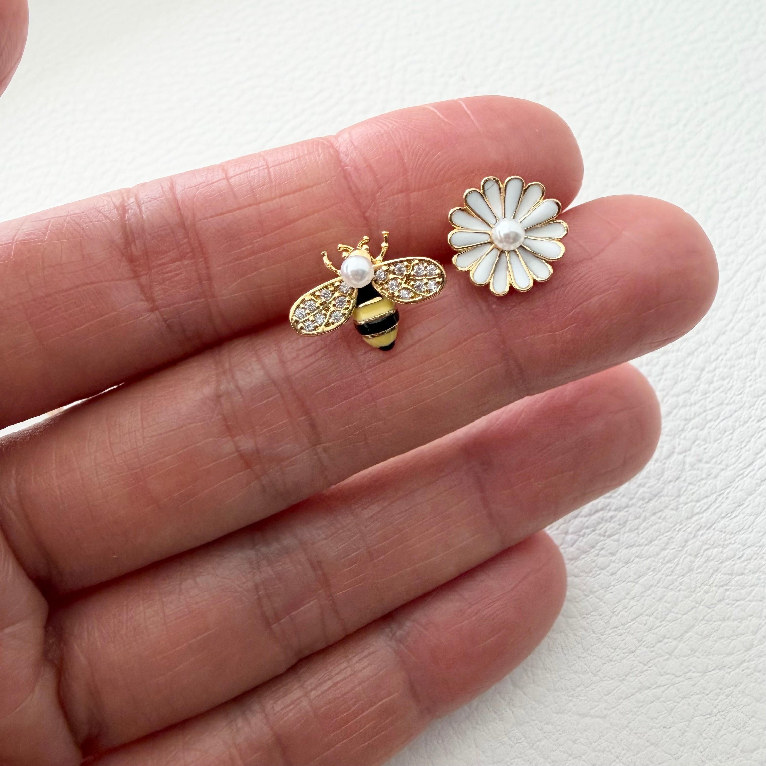 Bumblebee and Daisy Mismatch Earrings