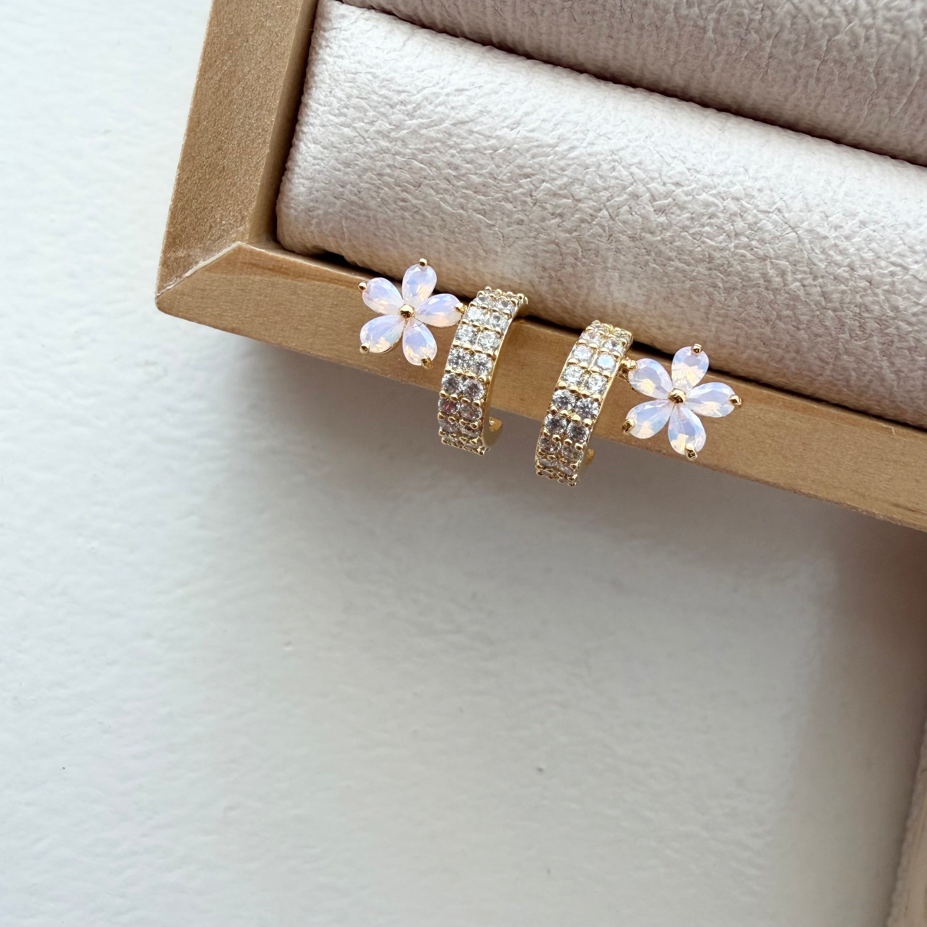 Sitting Flower Earrings