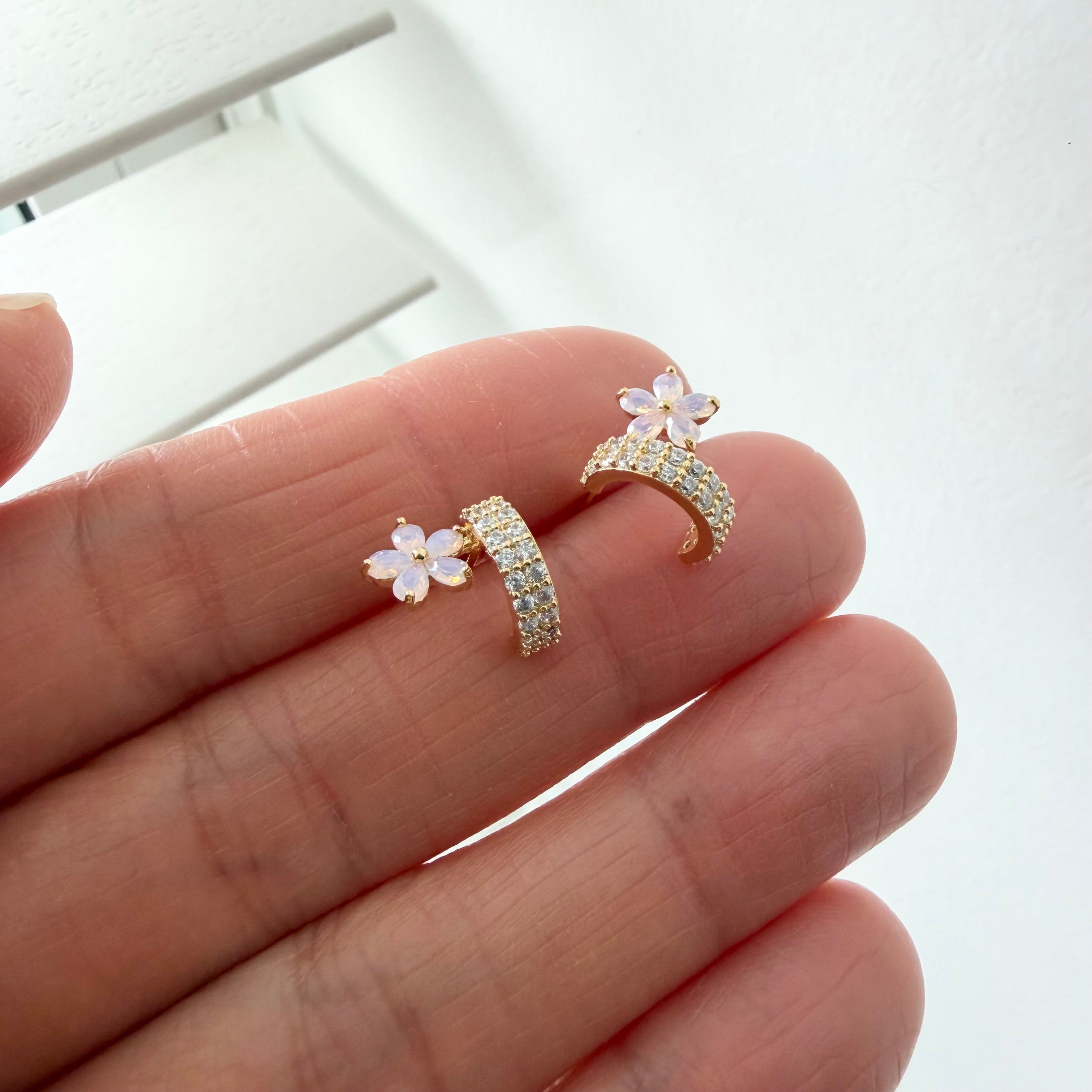 Sitting Flower Earrings