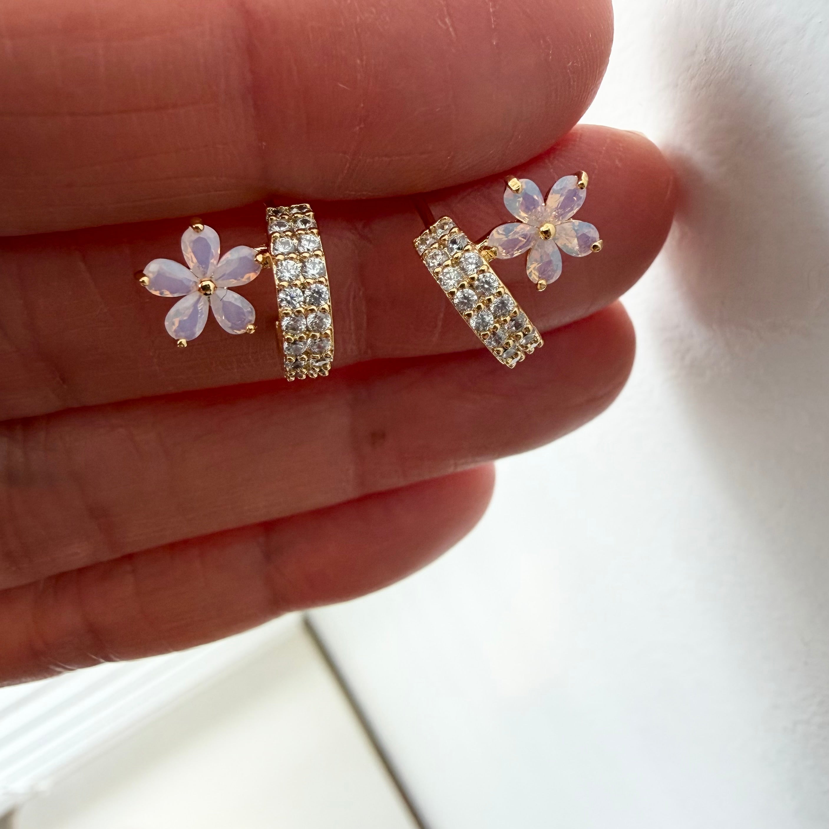 Sitting Flower Earrings