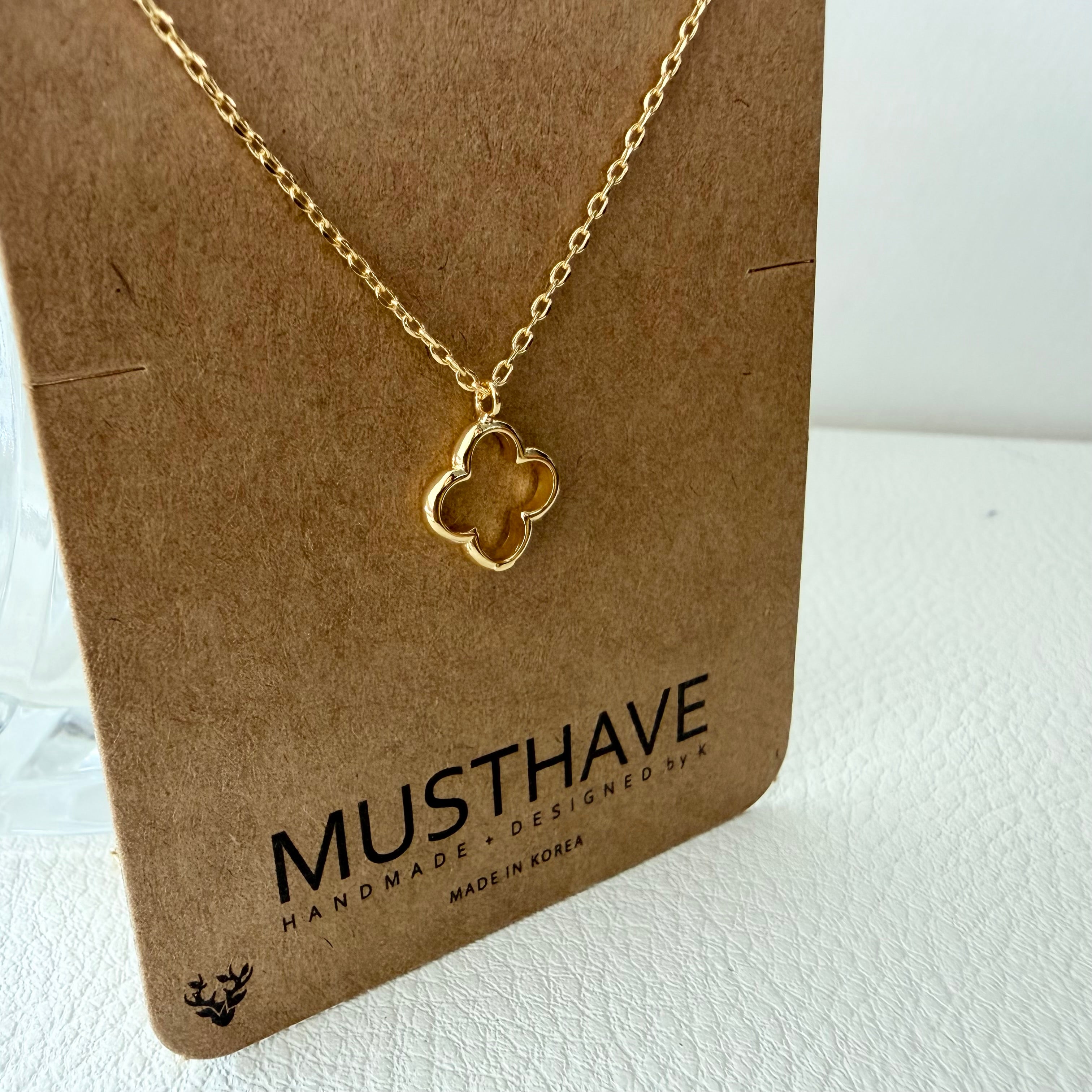 Simple Quatrefoil Clover Necklace