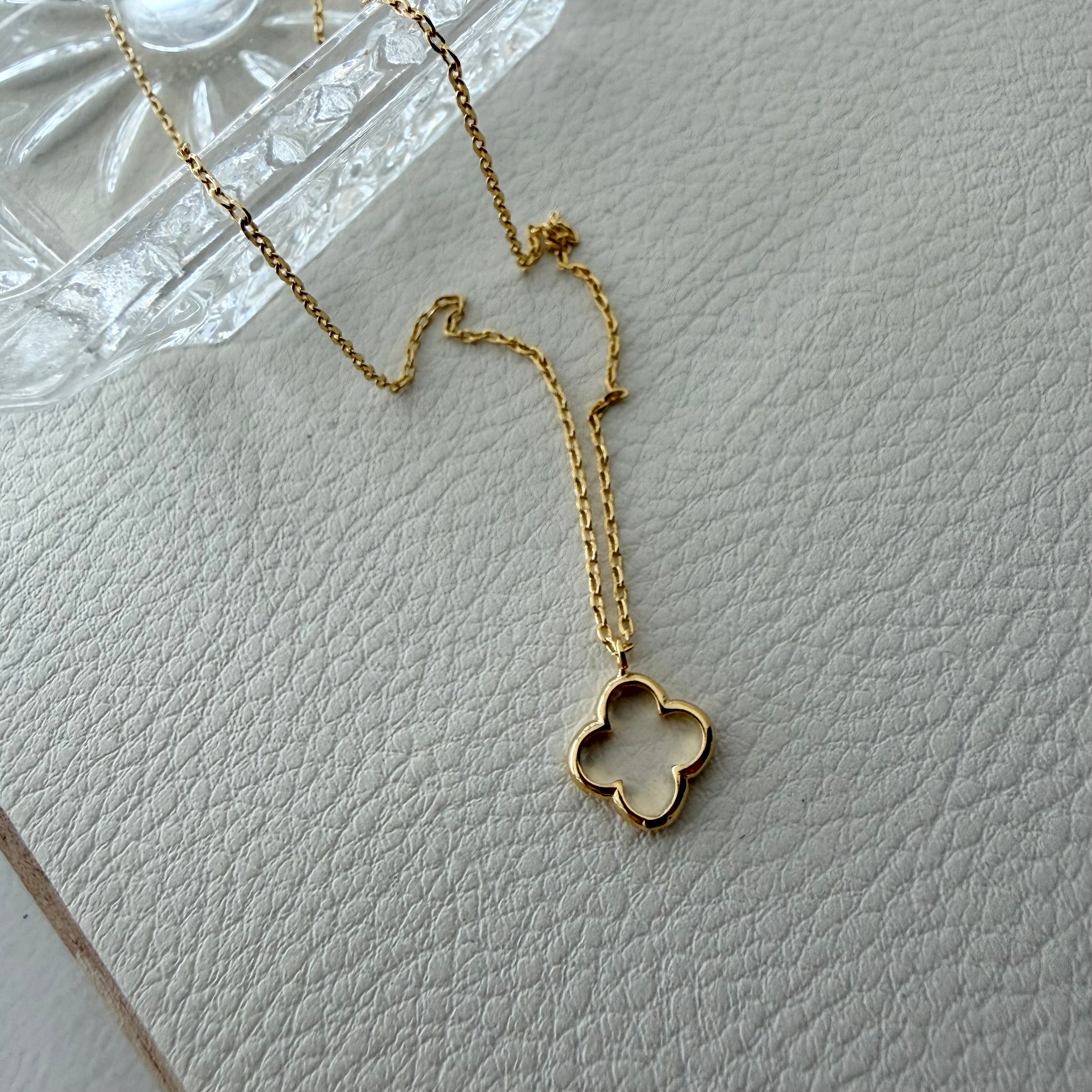 Simple Quatrefoil Clover Necklace