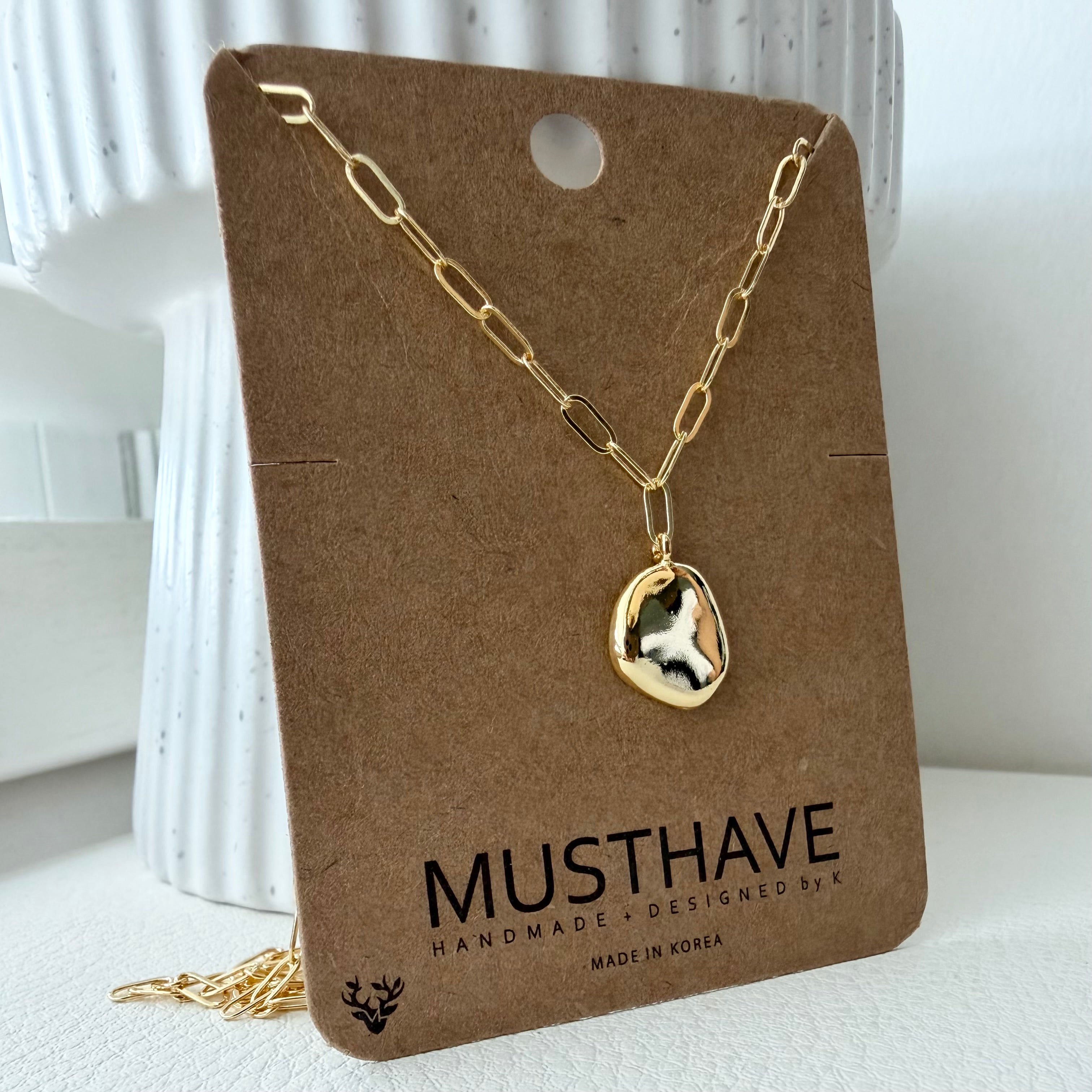 Medallion Paperclip Necklace