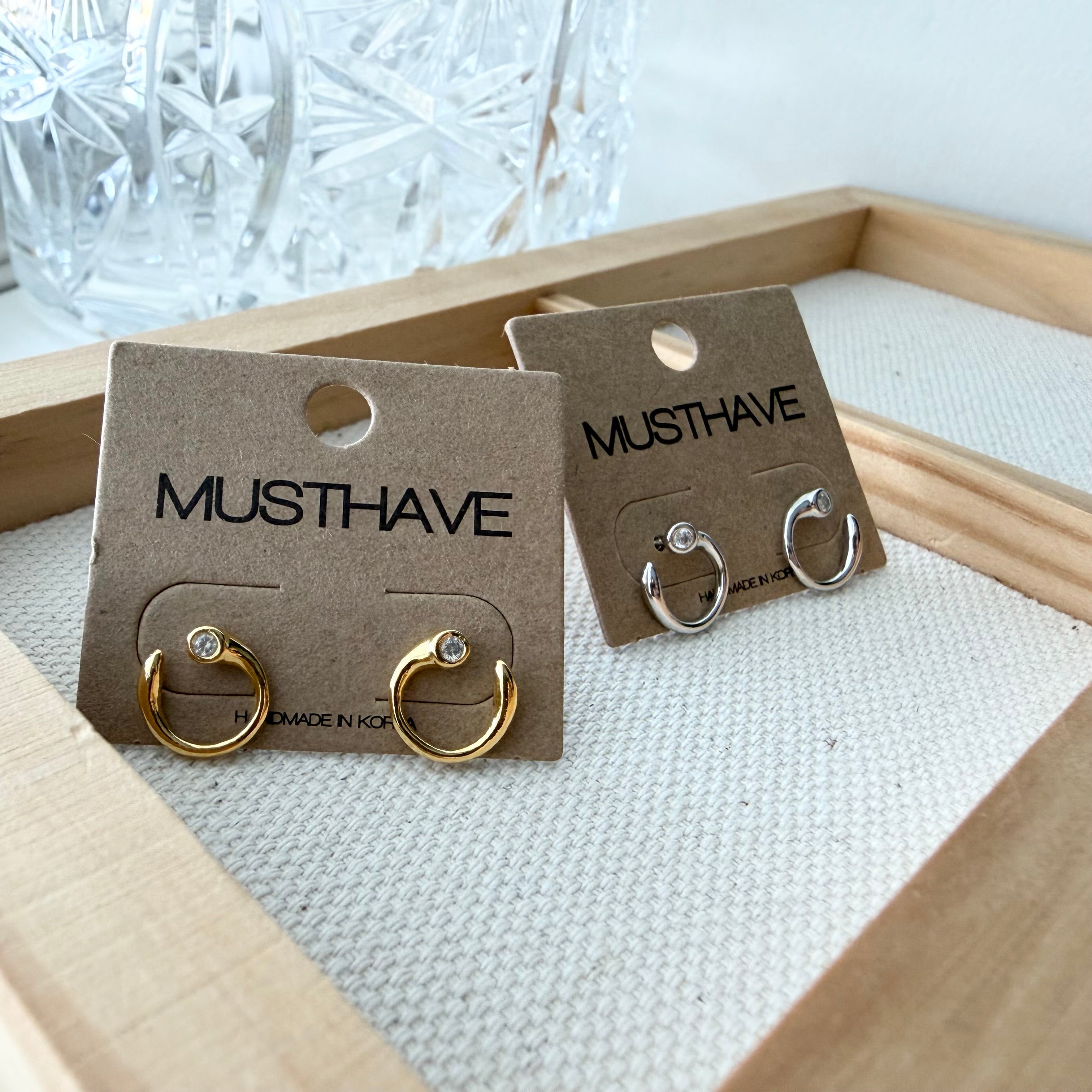 Baby Bezel Curve Earrings
