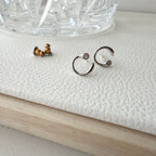 Baby Bezel Curve Earrings