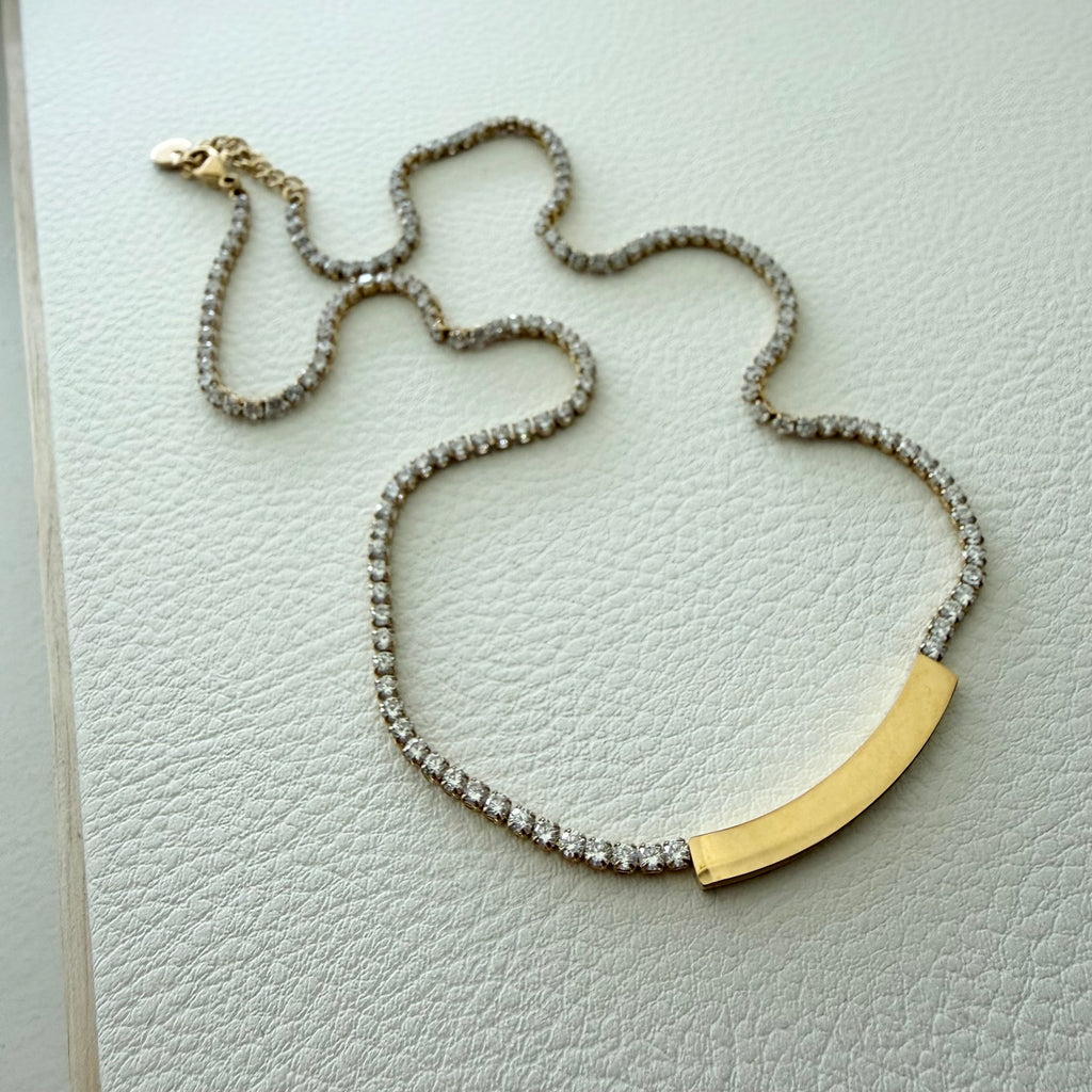 Curve Bar Tennis Necklace