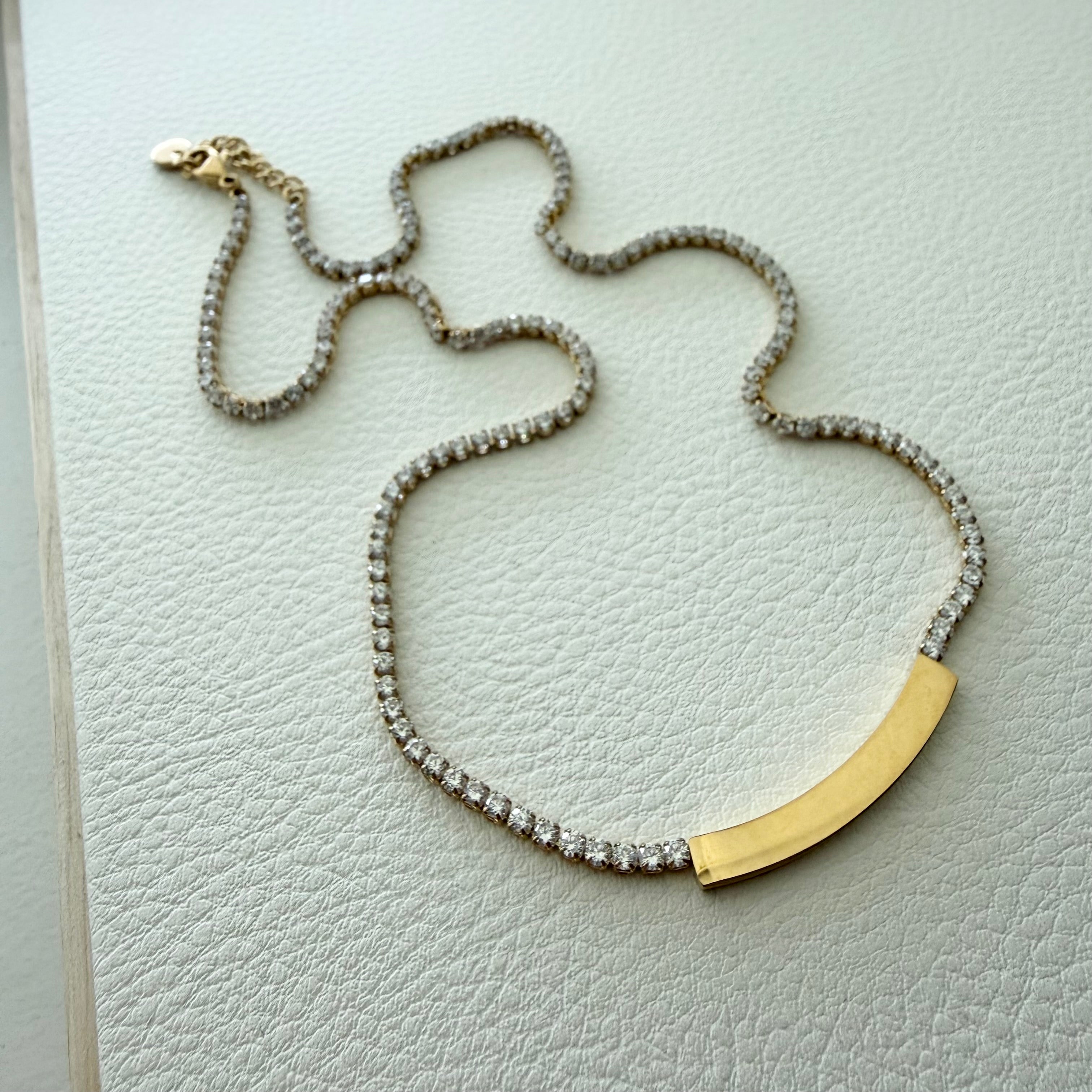 Curve Bar Tennis Necklace