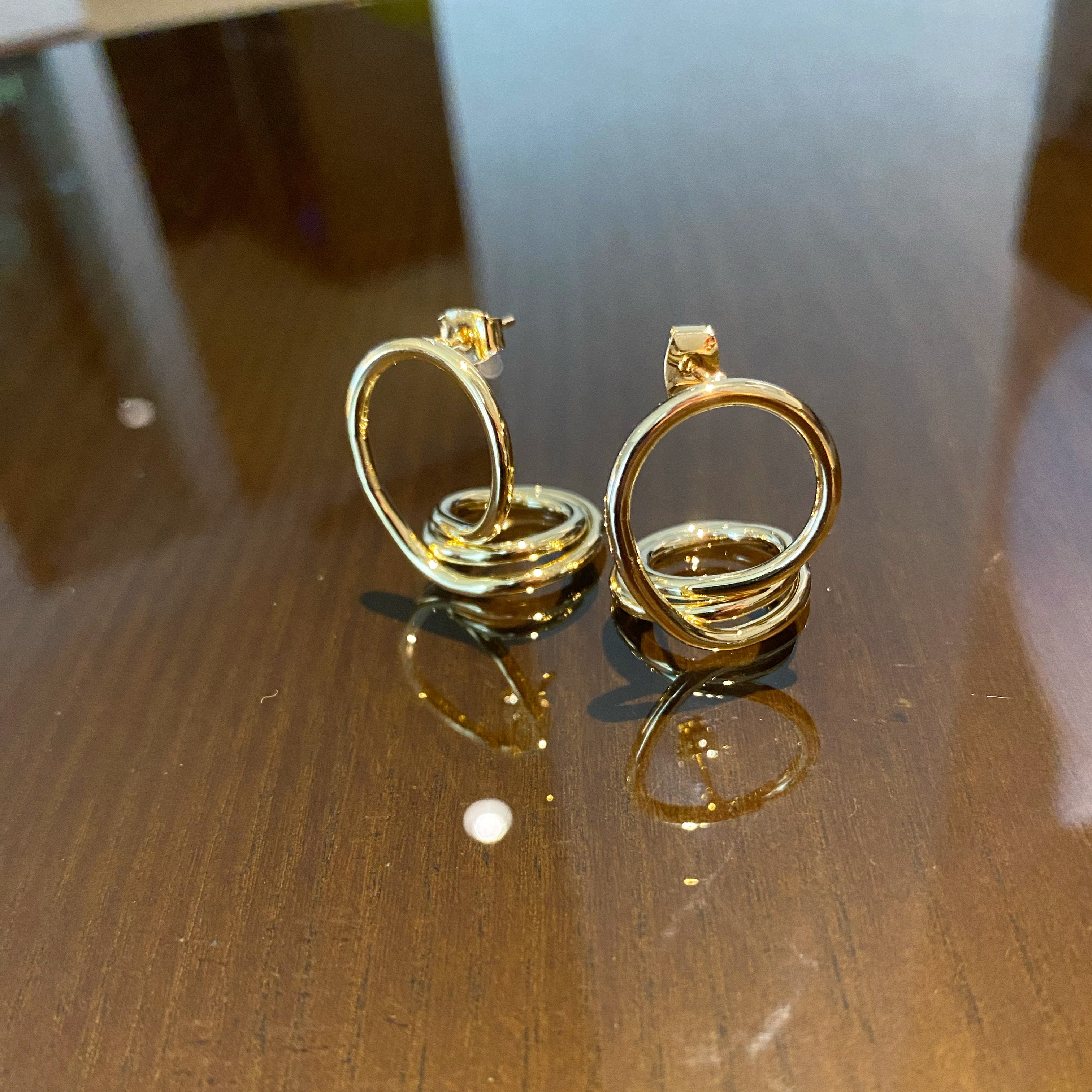 Sitting Loop Earrings