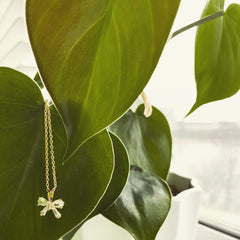 Ribbon Regal Necklace