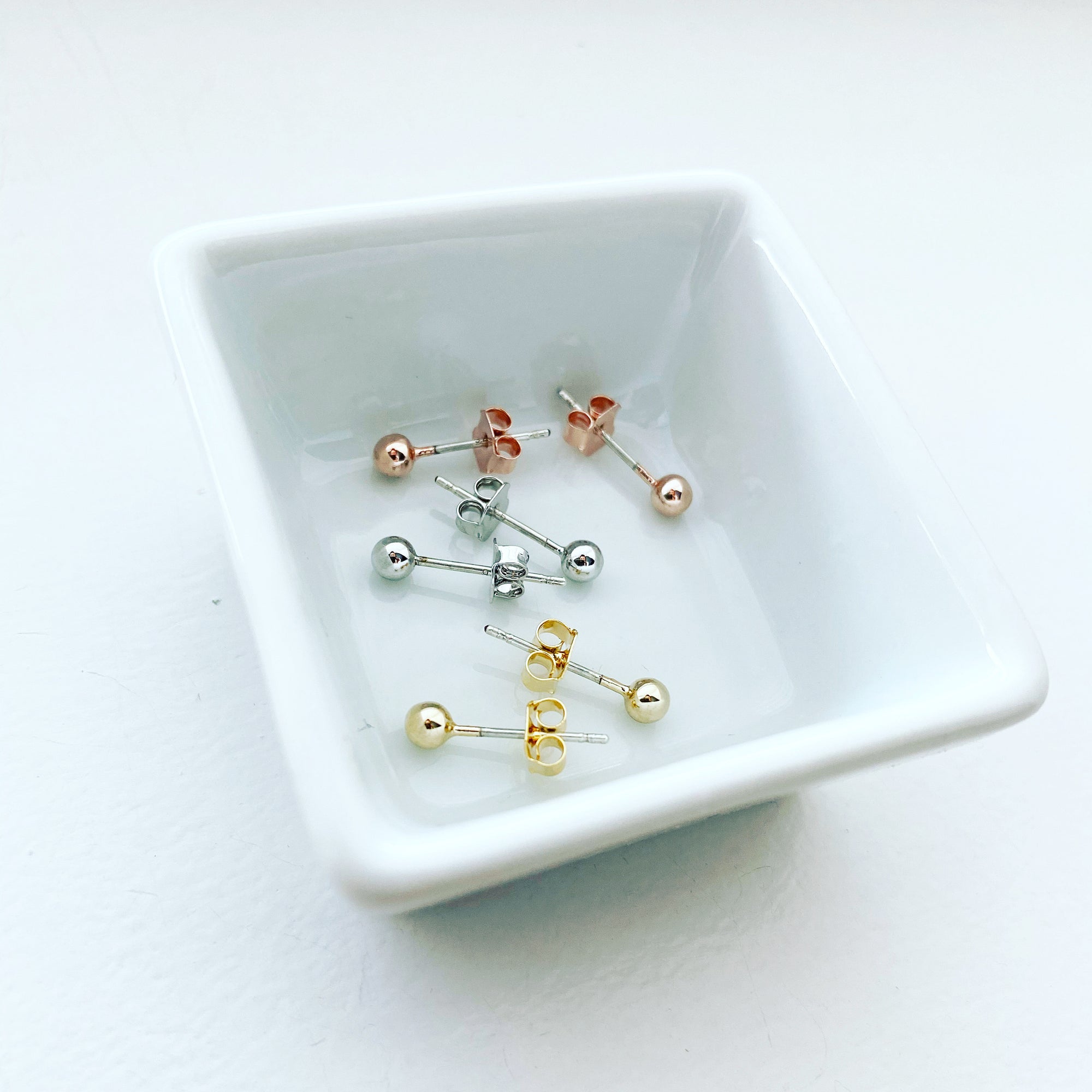 Ball Stud Earrings (4mm)