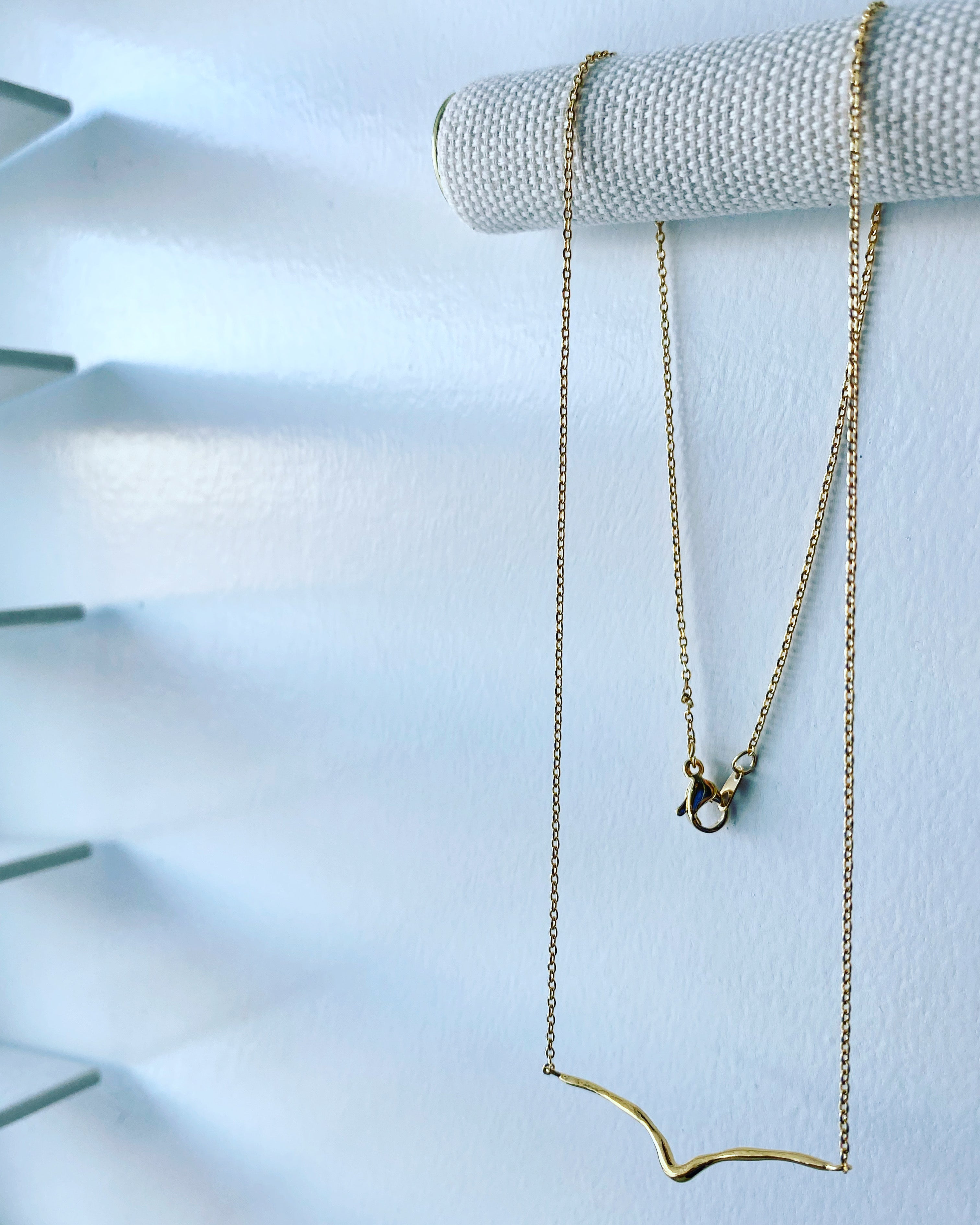 Bar Dip Necklace
