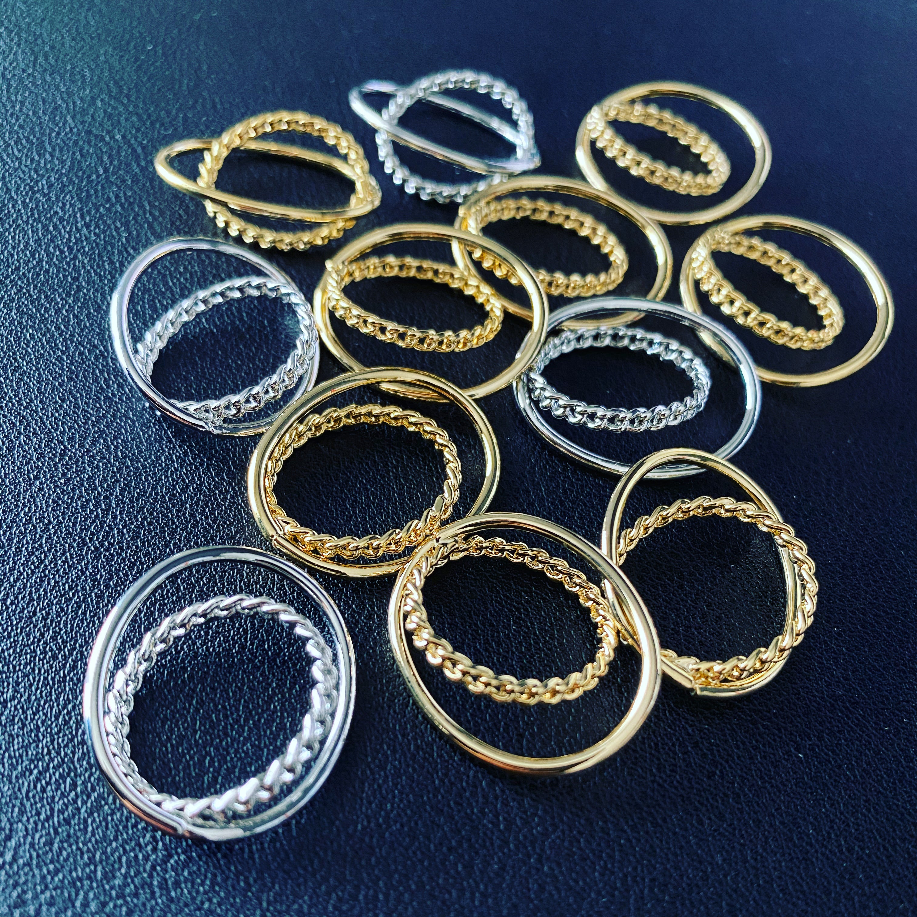 Chain Orbit Ring