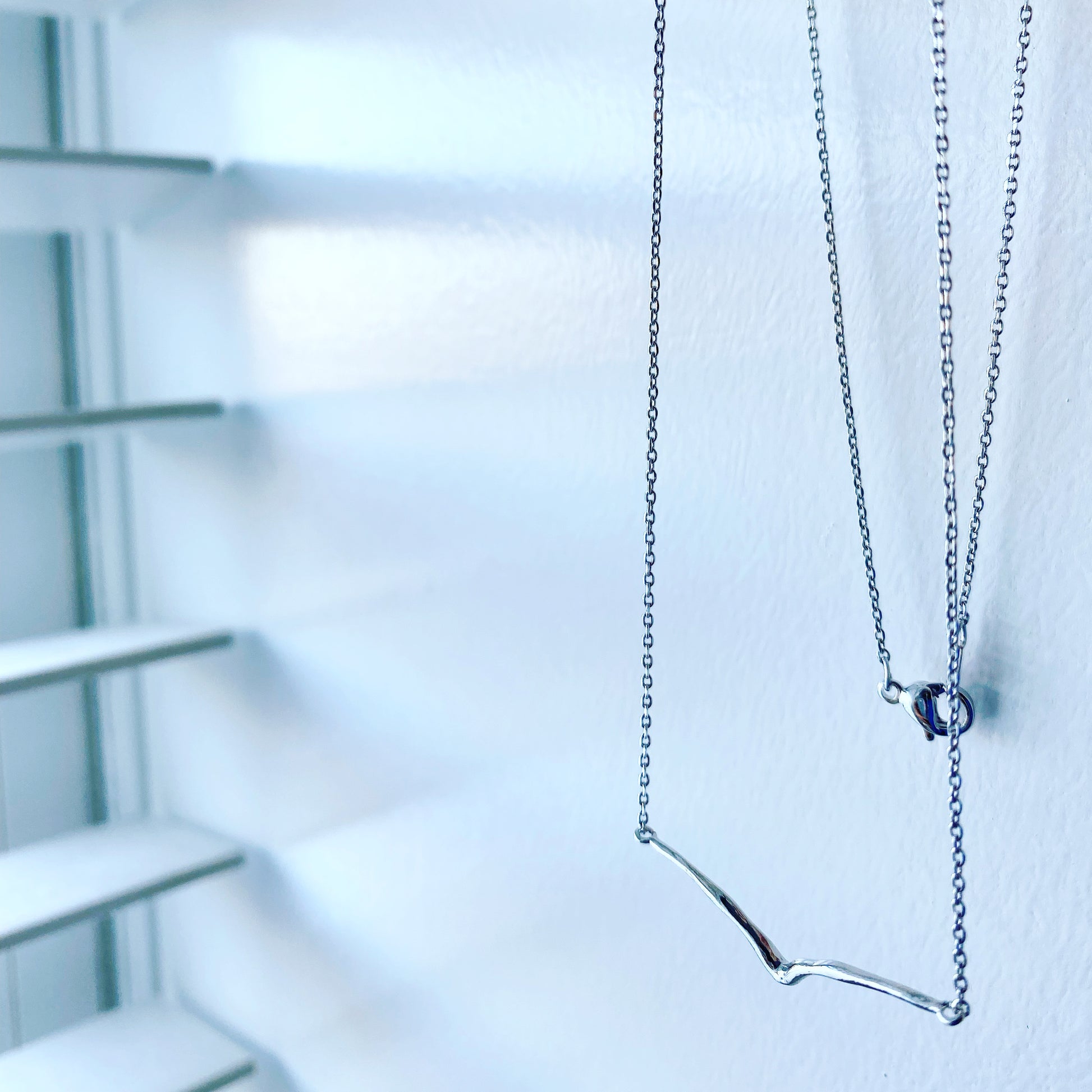 Bar Dip Necklace