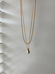 Layered Necklace: Waterdrop Bean
