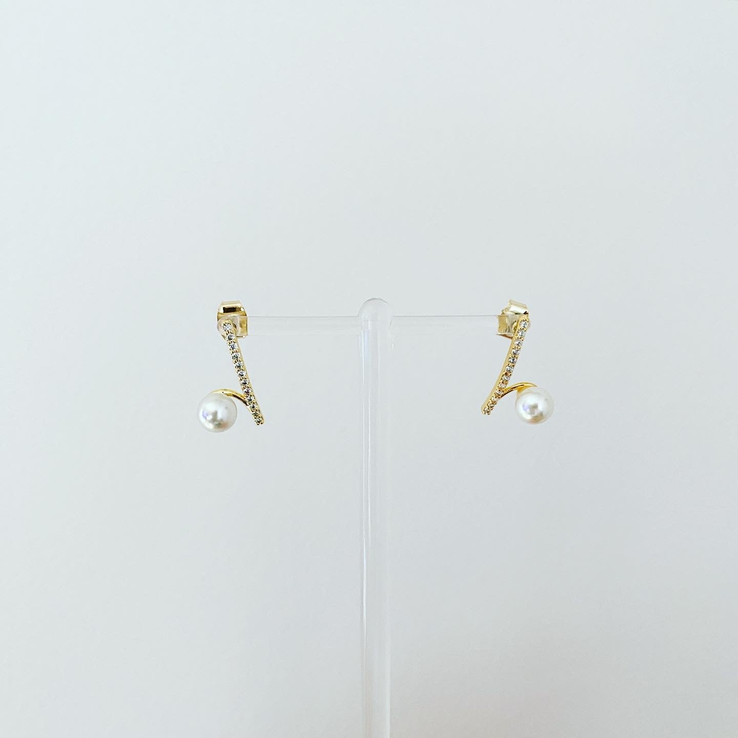 Pearl Note Earrings