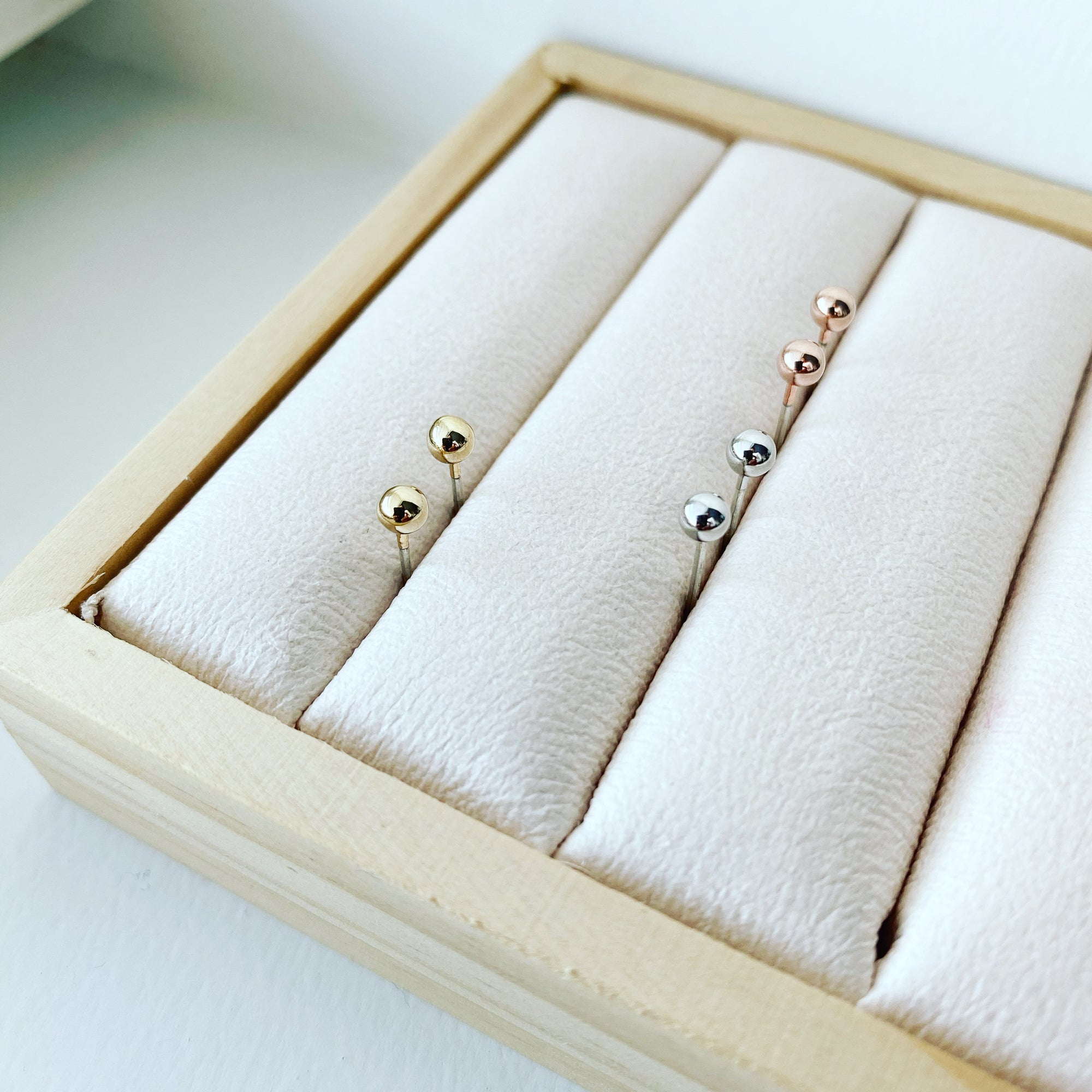 Ball Stud Earrings (4mm)